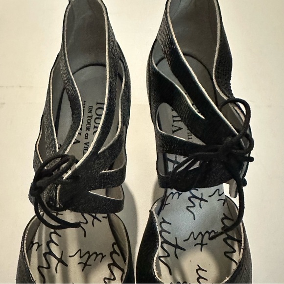 Un Tour en Ville Elegant Black Leather Women's Heels Tissage Satine 39 / 8.5 US - Picture 7 of 12